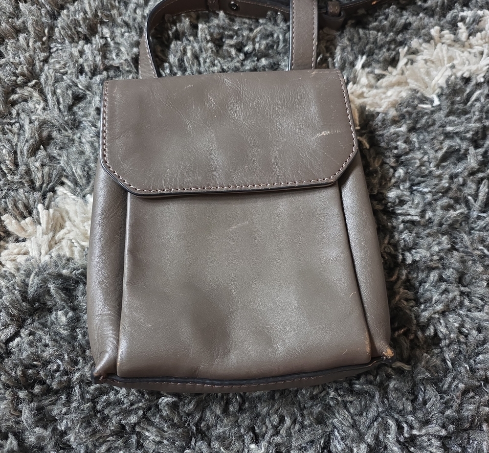 Kenneth Cole Taupe Gray Crossbody Bag Size  7 X 6 X3